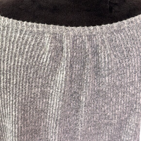 Cozy Gray Ribbed Knit Top | Scoop Neck with Button Detail | Women’s M - Picture 7 of 10